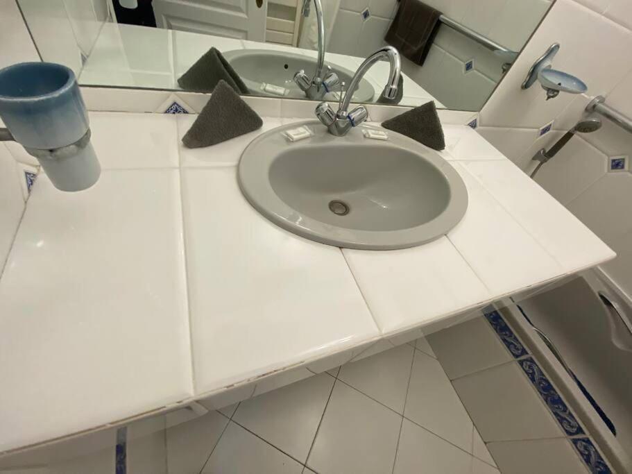"Georgio" Grand Appartement Traversant Avec Vue Canal Et Parking Sete Exterior photo